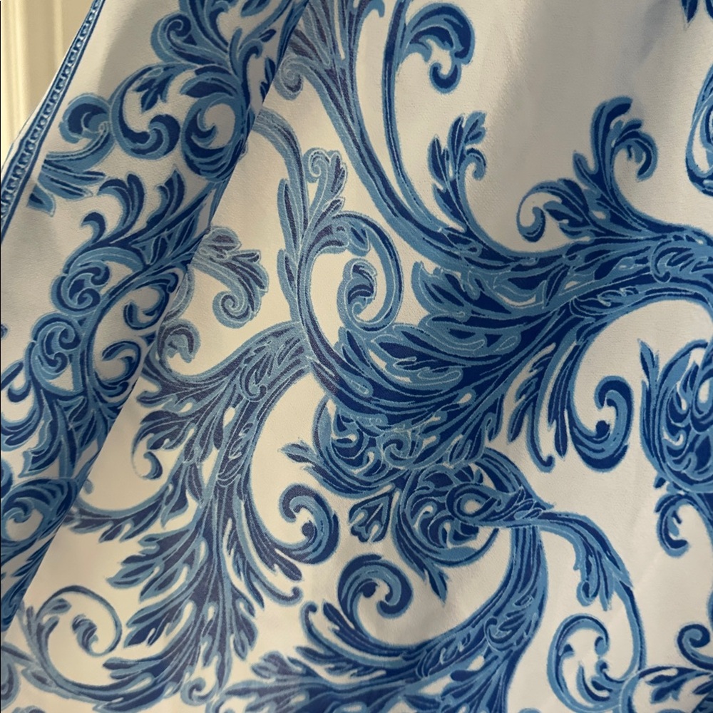 L'AGENCE Maribel Cover-Up Pareo in Blue and white baroque - Picture 4 of 5